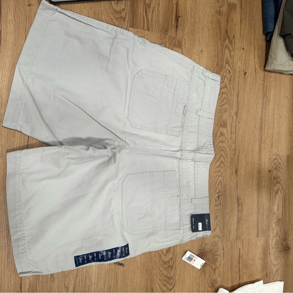 Bass light cream shorts 40w X 10l